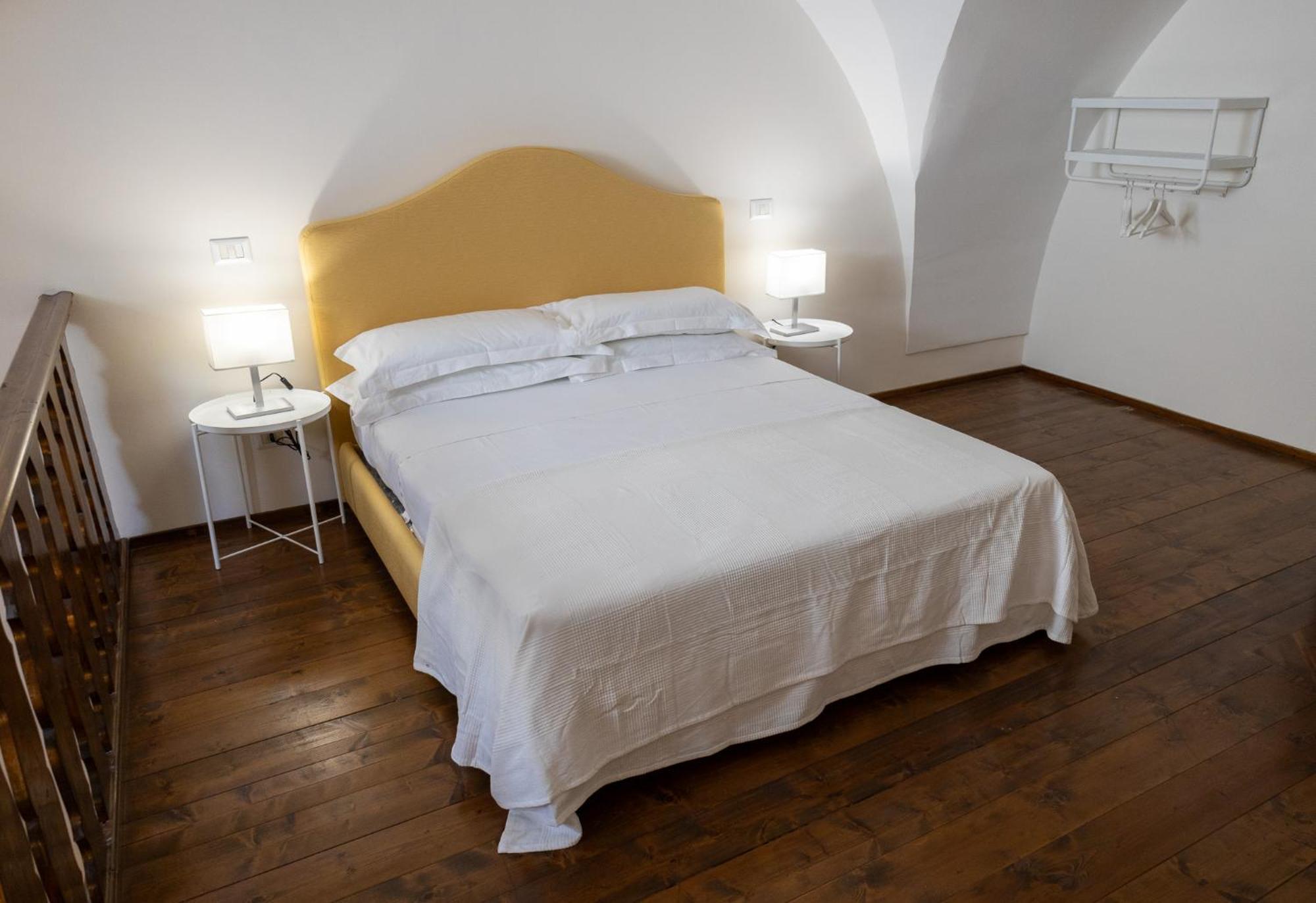 Palazzo Della Contessa - Suites & Breakfast Lecce Exterior photo